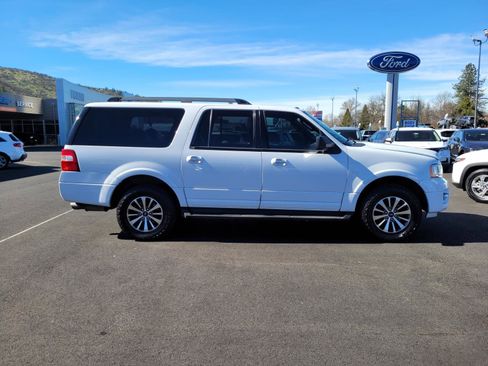 Used 2017 Ford Expedition EL XLT image 4
