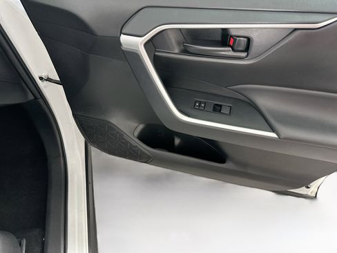 Used 2024 Toyota RAV4 LE image 31