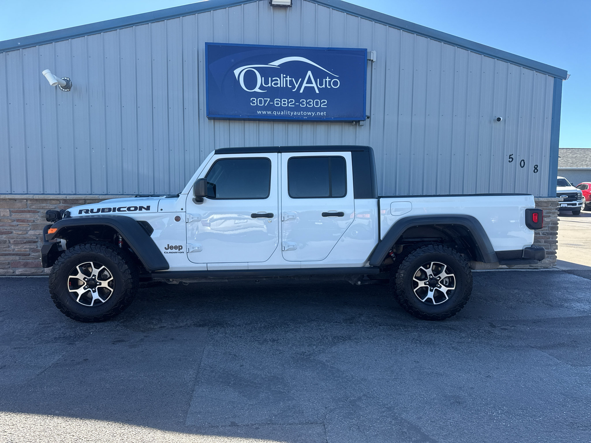 Used 2021 Jeep Gladiator Rubicon w/ Cold Weather Group AWD/4WD image 1