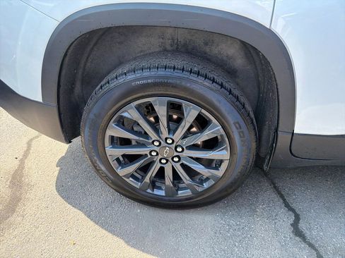 Used 2023 Chevrolet Traverse RS image 5