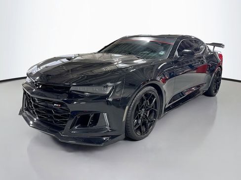 Used 2018 Chevrolet Camaro ZL1 image 1