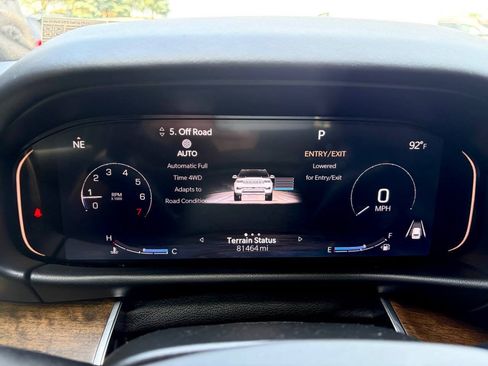 Used 2022 Jeep Grand Wagoneer Series II AWD/4WD image 24
