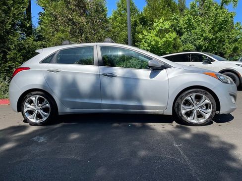 Used 2013 Hyundai Elantra GT w/ Touch & Go Pkg FWD image 3