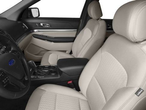 Used 2017 Ford Explorer FWD image 9