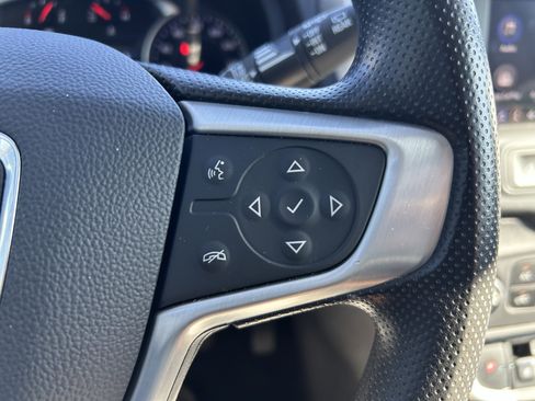 Used 2024 GMC Terrain SLE AWD/4WD image 16