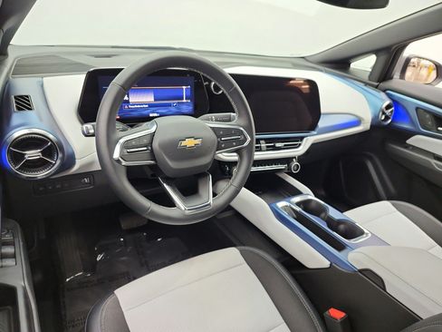 Used 2025 Chevrolet Equinox EV LT FWD image 14