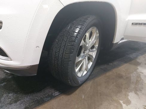 Used 2019 Jeep Grand Cherokee Summit AWD/4WD image 34