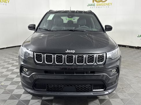 New 2026 Jeep Compass Latitude image 2