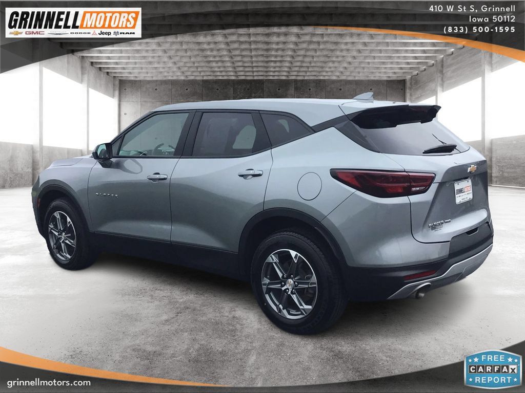 Used 2025 Chevrolet Blazer LT AWD/4WD image 7
