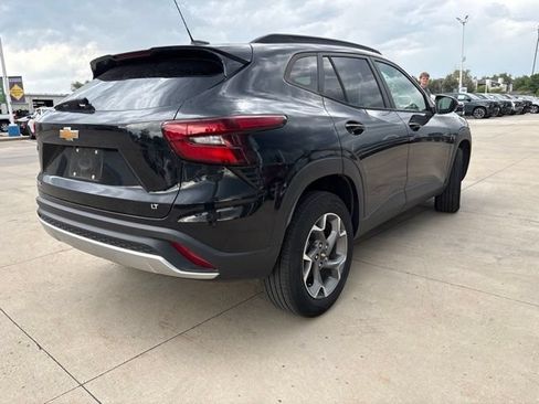 Used 2024 Chevrolet Trax LT FWD image 5