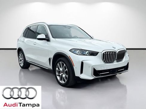 Used 2025 BMW X5 xDrive40i AWD/4WD image 1