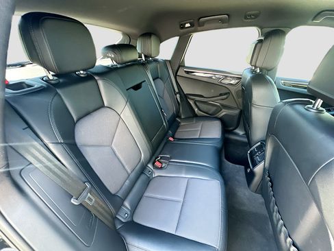 Used 2024 Porsche Macan image 30