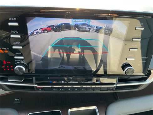 Used 2024 Toyota Sienna XLE image 19