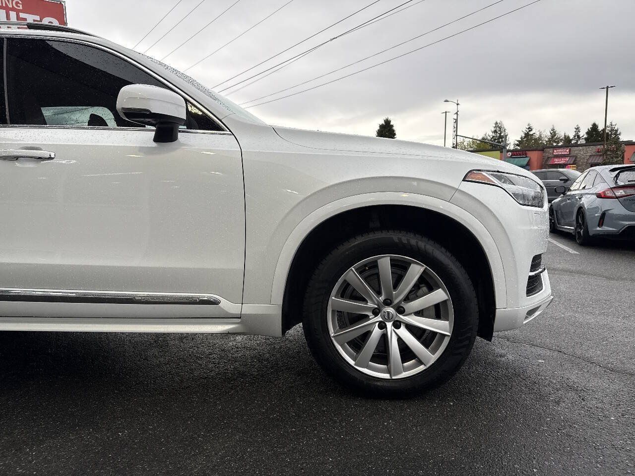 Used 2016 Volvo XC90 T6 Momentum w/ Momentum Plus Package AWD/4WD image 12