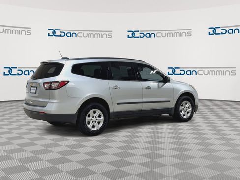 Used 2016 Chevrolet Traverse LS FWD image 8
