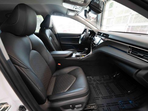 Used 2019 Toyota Camry XSE FWD image 26