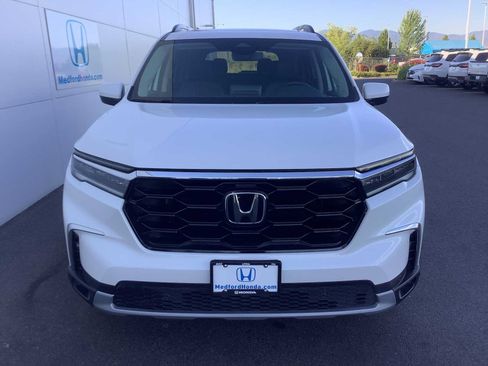 Used 2024 Honda Pilot Touring image 6