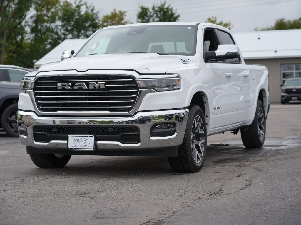 Used 2025 RAM 1500 Laramie AWD/4WD image 7
