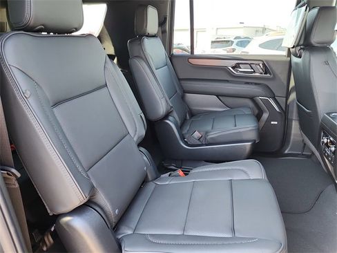 New 2026 GMC Yukon XL Denali w/ Denali Reserve Package image 19
