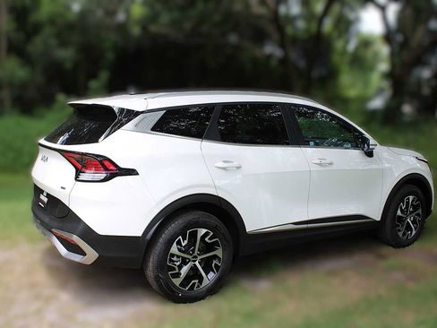 New 2025 Kia Sportage EX image 6