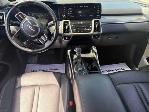 Used 2023 Kia Sorento S FWD image 13