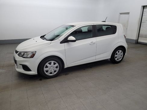 Used 2020 Chevrolet Sonic LT image 2