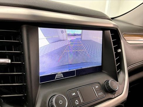 Used 2023 GMC Acadia SLE w/ Driver Convenience Package image 21