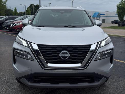 Certified 2023 Nissan Rogue SV w/ SV Premium B Package AWD/4WD image 3