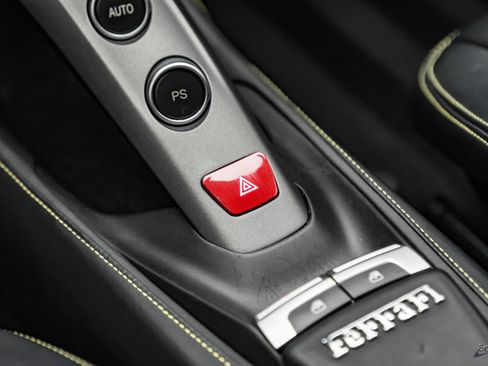 Used 2019 Ferrari 488 GTB RWD image 69