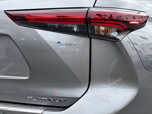 New 2026 Toyota Highlander Platinum AWD/4WD image 34