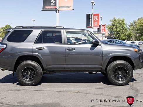 Used 2022 Toyota 4Runner TRD Off-Road Premium w/ Moonroof Package AWD/4WD image 18