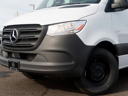 Used 2025 Mercedes-Benz Sprinter 2500 image 13