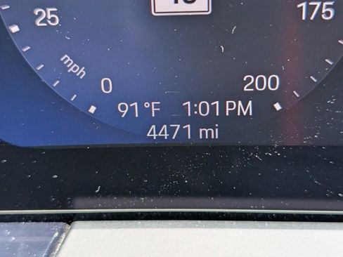 Certified 2025 Porsche Macan Electric image 24