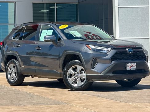 Used 2024 Toyota RAV4 LE AWD/4WD image 2