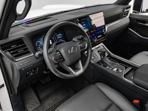 Used 2025 Lexus GX 550 w/ Accessory Package (2T) image 2