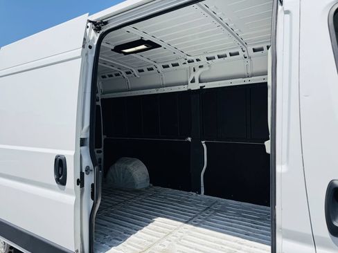 Used 2025 RAM ProMaster 2500 w/ Convenience Group FWD image 23