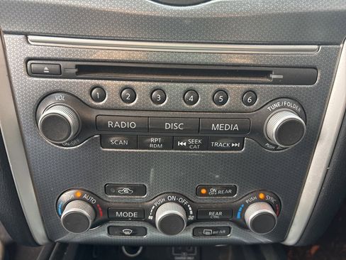 Used 2019 Nissan Pathfinder SL image 17