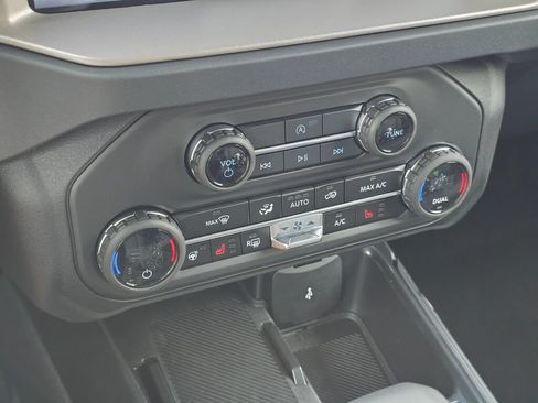 New 2026 Ford Bronco Outer Banks AWD/4WD image 23