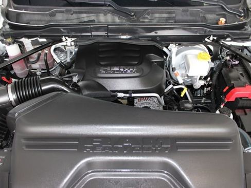 Used 2024 RAM 2500 Big Horn w/ Safety Group image 29