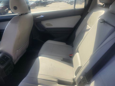 Used 2019 Volkswagen Tiguan SE image 7