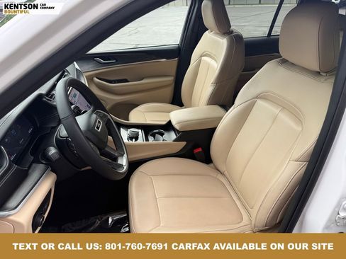 Used 2024 Jeep Grand Cherokee Limited image 30