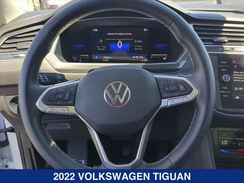 Certified 2022 Volkswagen Tiguan SE w/ Panoramic Sunroof Package FWD image 13