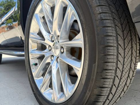 Used 2020 Cadillac Escalade Luxury AWD/4WD image 10