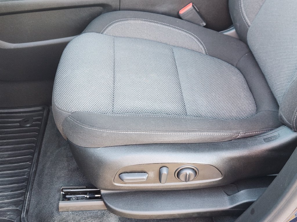 Used 2022 Chevrolet Traverse LT FWD image 22