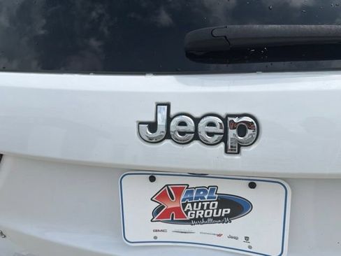 Used 2015 Jeep Grand Cherokee Limited w/ Luxury Group II AWD/4WD image 10