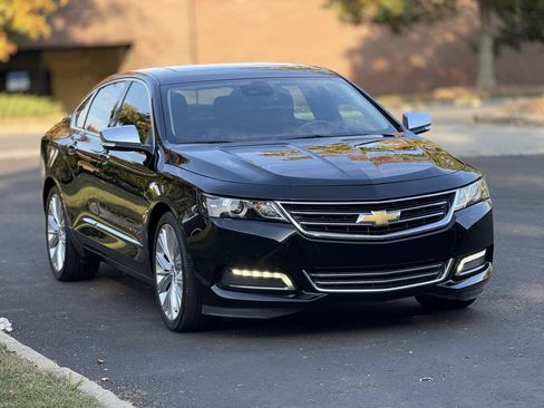 Used 2015 Chevrolet Impala LTZ FWD image 3