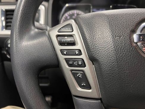 Used 2018 Nissan Titan SV image 14
