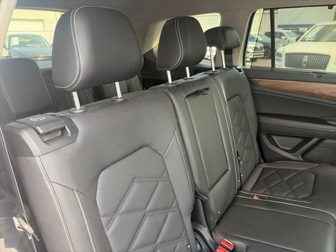 Used 2026 Volkswagen Atlas SE AWD/4WD image 32