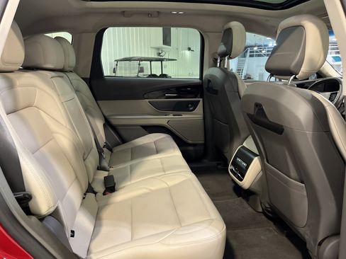 Used 2024 Lincoln Nautilus Premier w/ Equipment Group 102A image 18