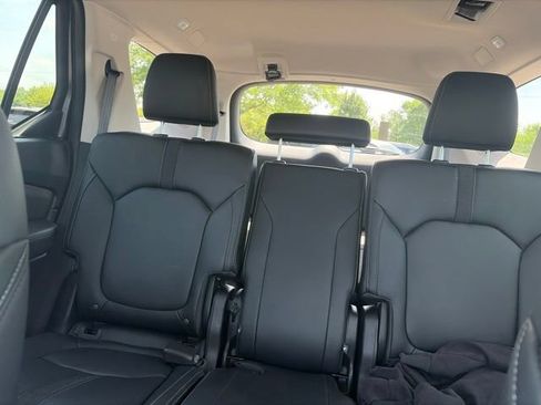 Used 2023 Honda Pilot Touring image 12